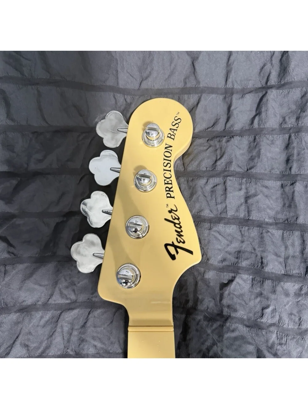 Rockband 2 Xbox 360 Fender Precision Bass SeaFoam Green 9766
